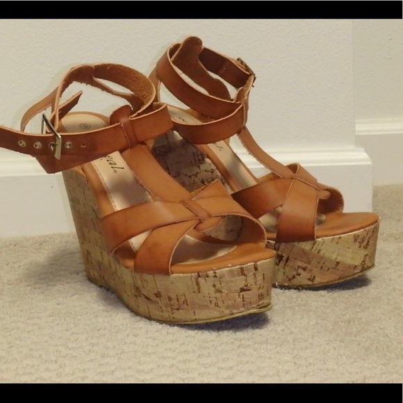 Strappy wedges - Picture 4 of 4